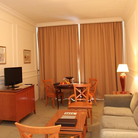 Napoleon Hotel Beirut Bagian luar foto