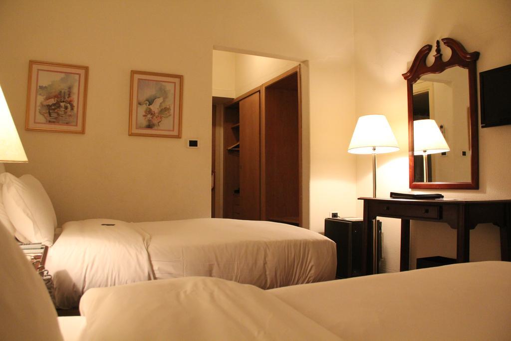 Napoleon Hotel Beirut Bagian luar foto