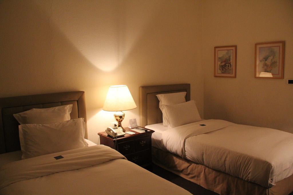 Napoleon Hotel Beirut Bagian luar foto