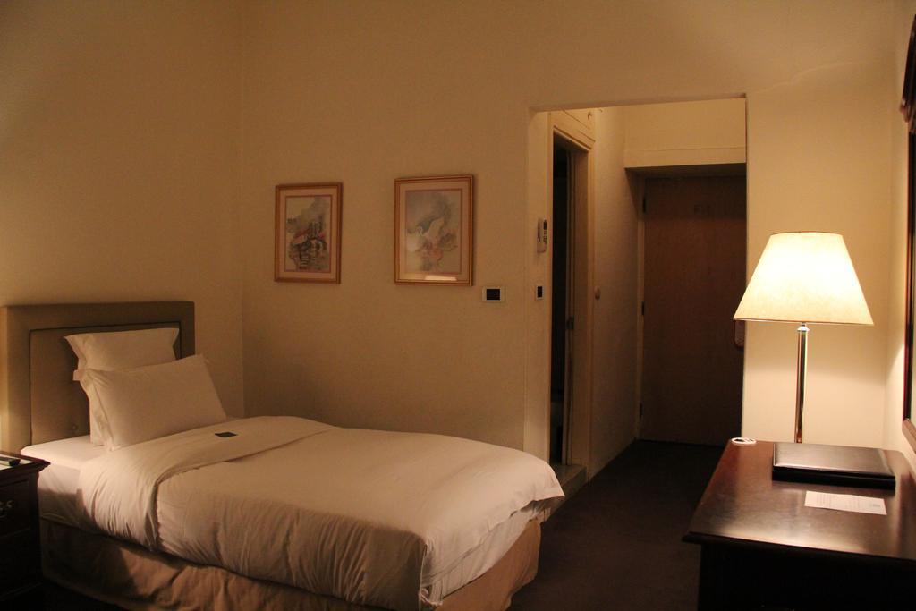 Napoleon Hotel Beirut Bagian luar foto