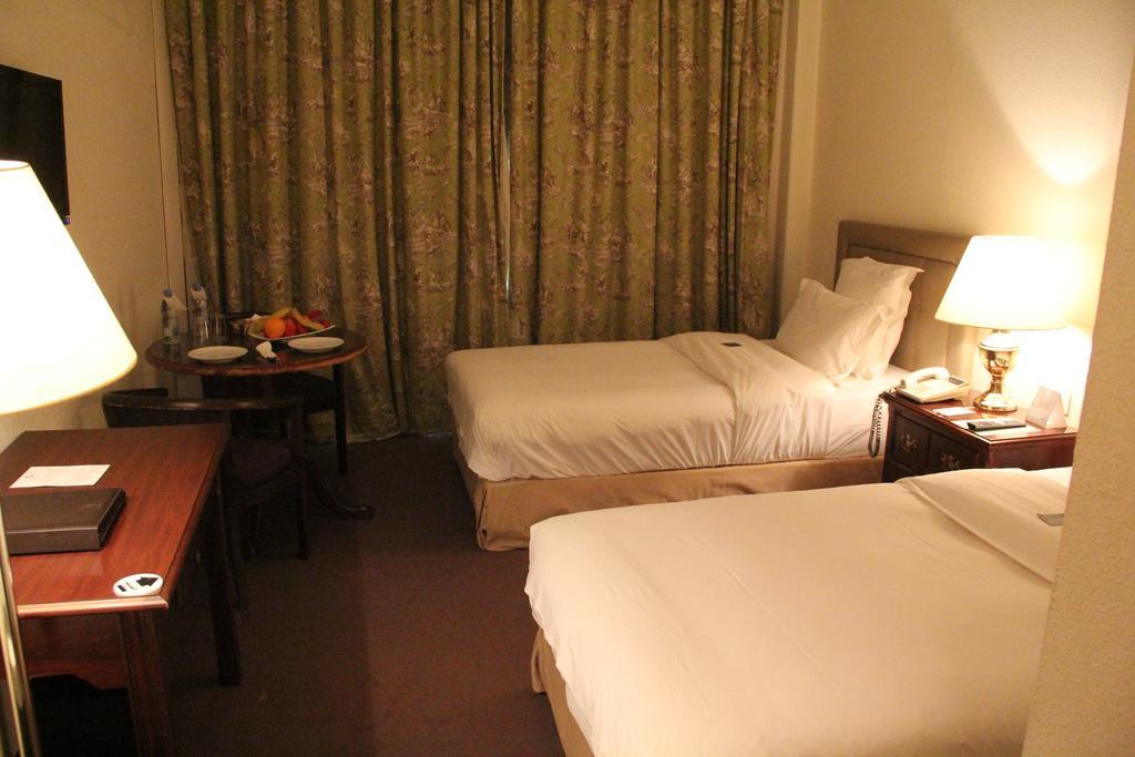 Napoleon Hotel Beirut Bagian luar foto