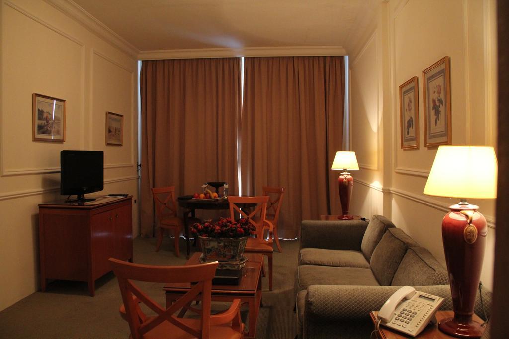 Napoleon Hotel Beirut Bagian luar foto