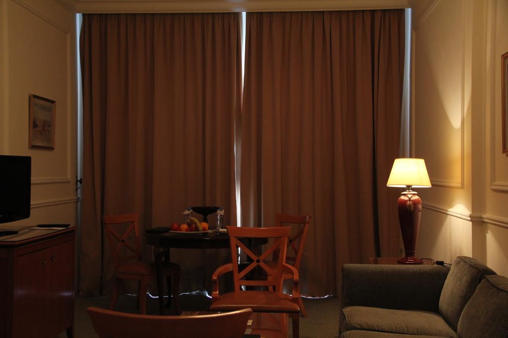Napoleon Hotel Beirut Bagian luar foto