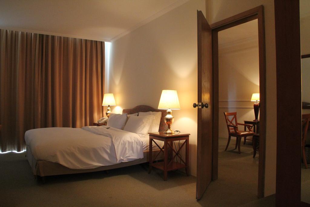 Napoleon Hotel Beirut Bagian luar foto