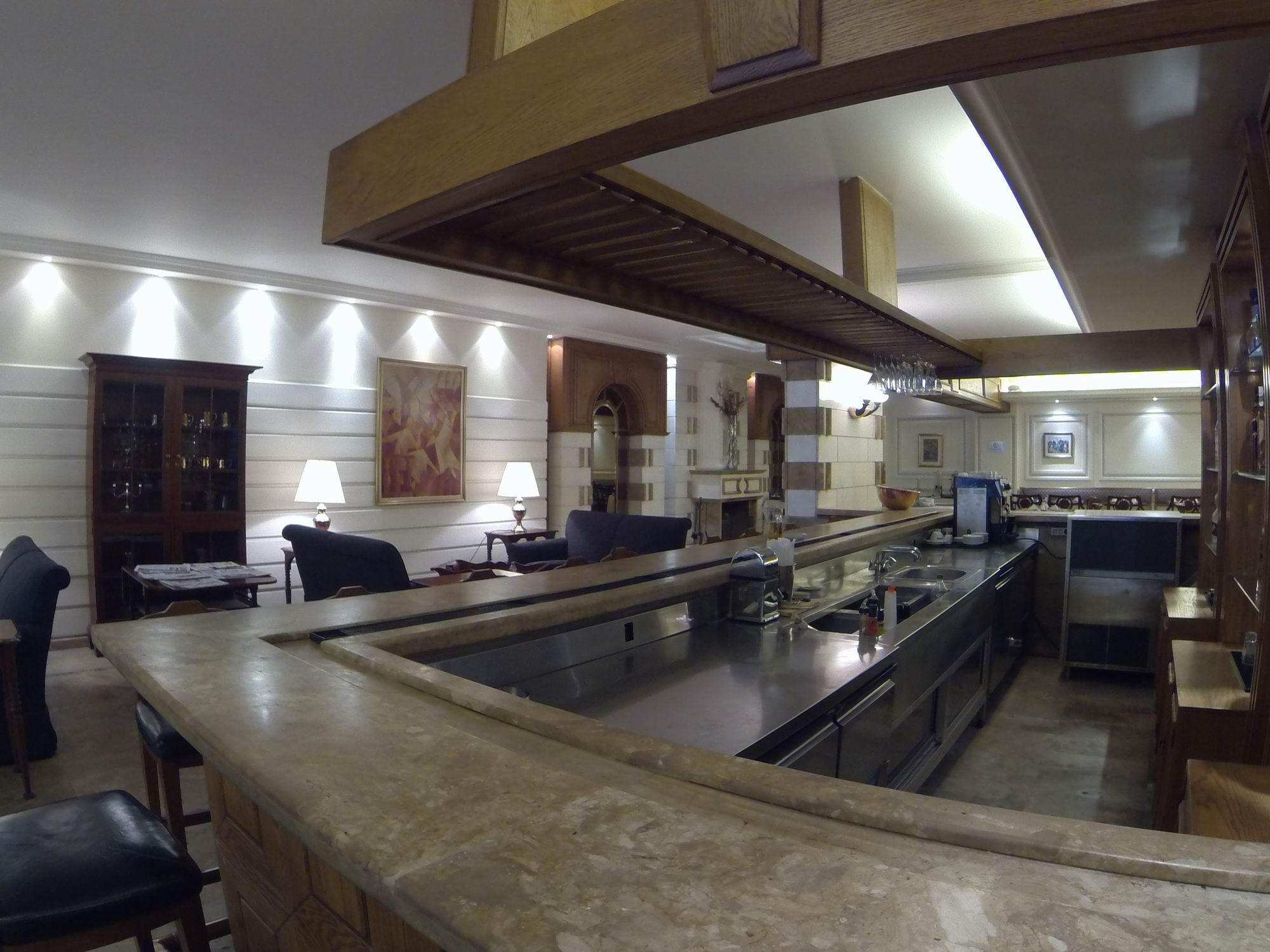 Napoleon Hotel Beirut Bagian luar foto